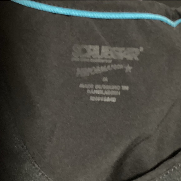 Scrubstar shirt and bottoms-size M - Picture 8 of 10